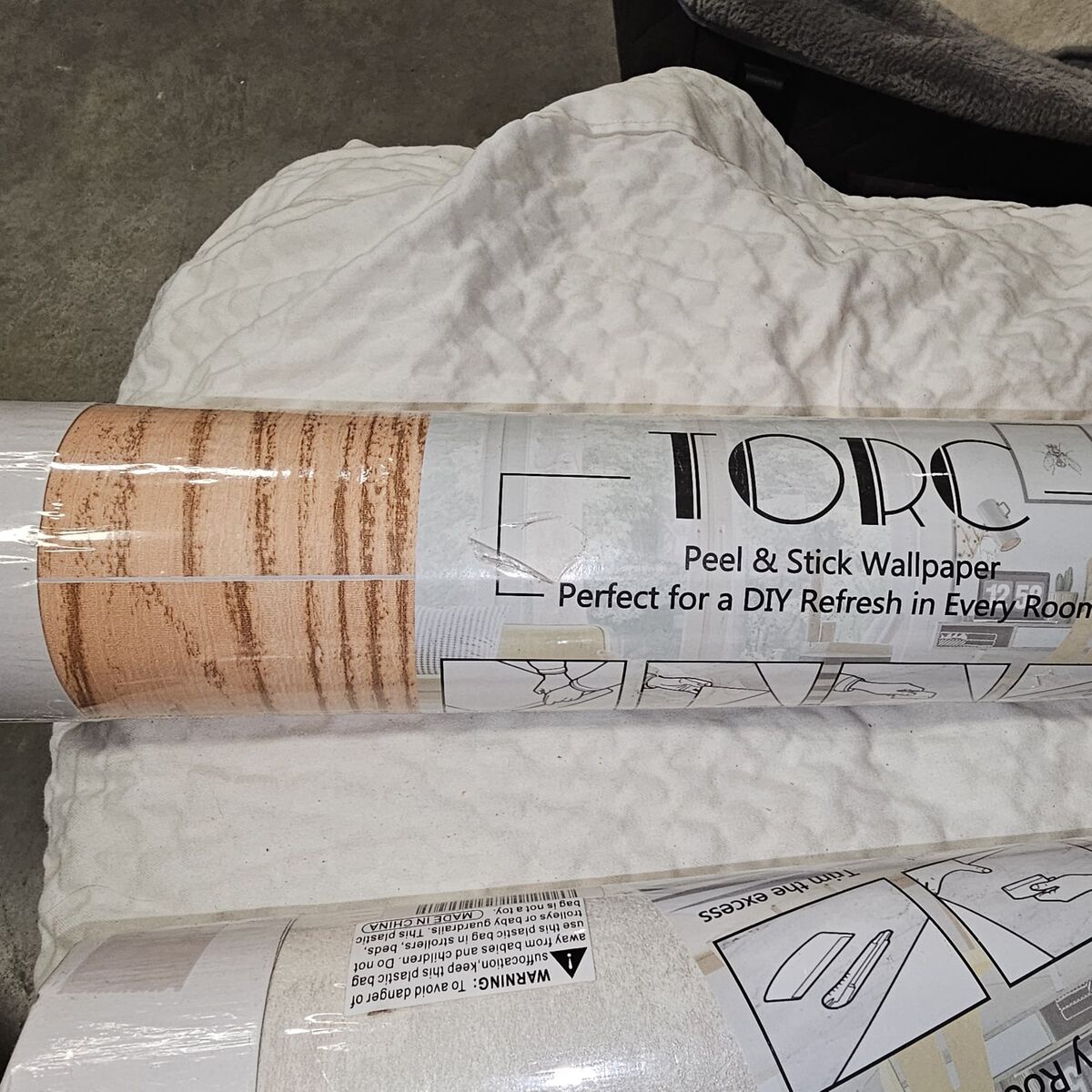 peel and stick wallpaper