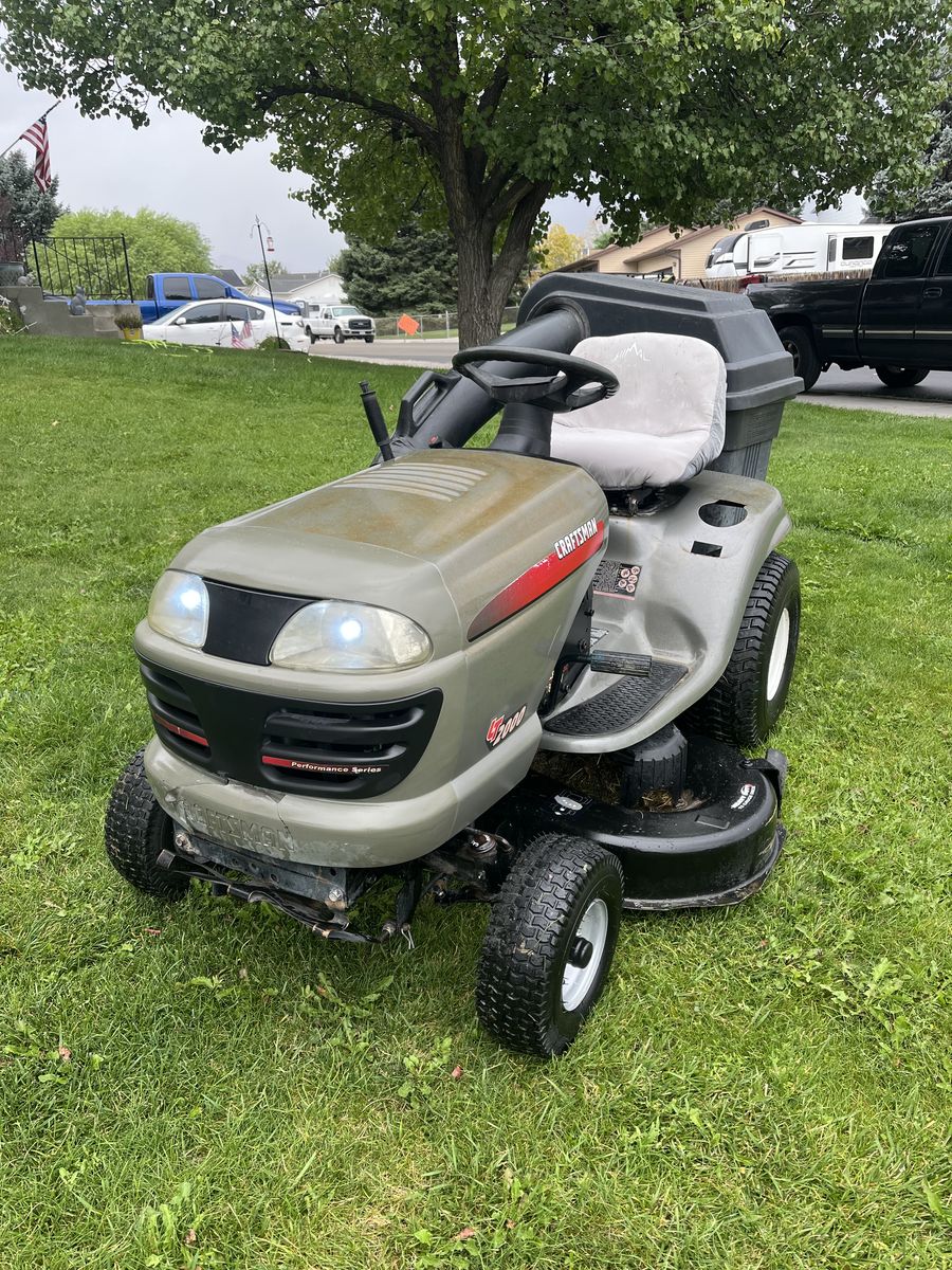 Craftsman Riding Lawnmower