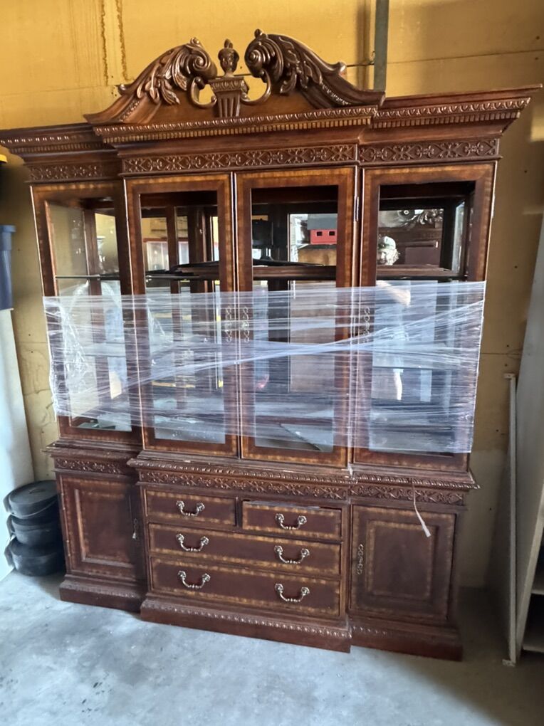 Collezione Europa Dining & King Bedroom Pieces