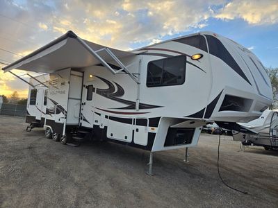 2012 Keystone Voltage 3905 w/ 14 foot garage Toy H