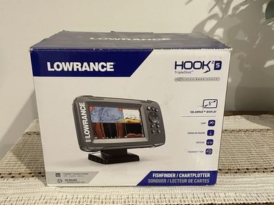 Lowrance HOOK2 5 TripleShot Fish Finder Brand New