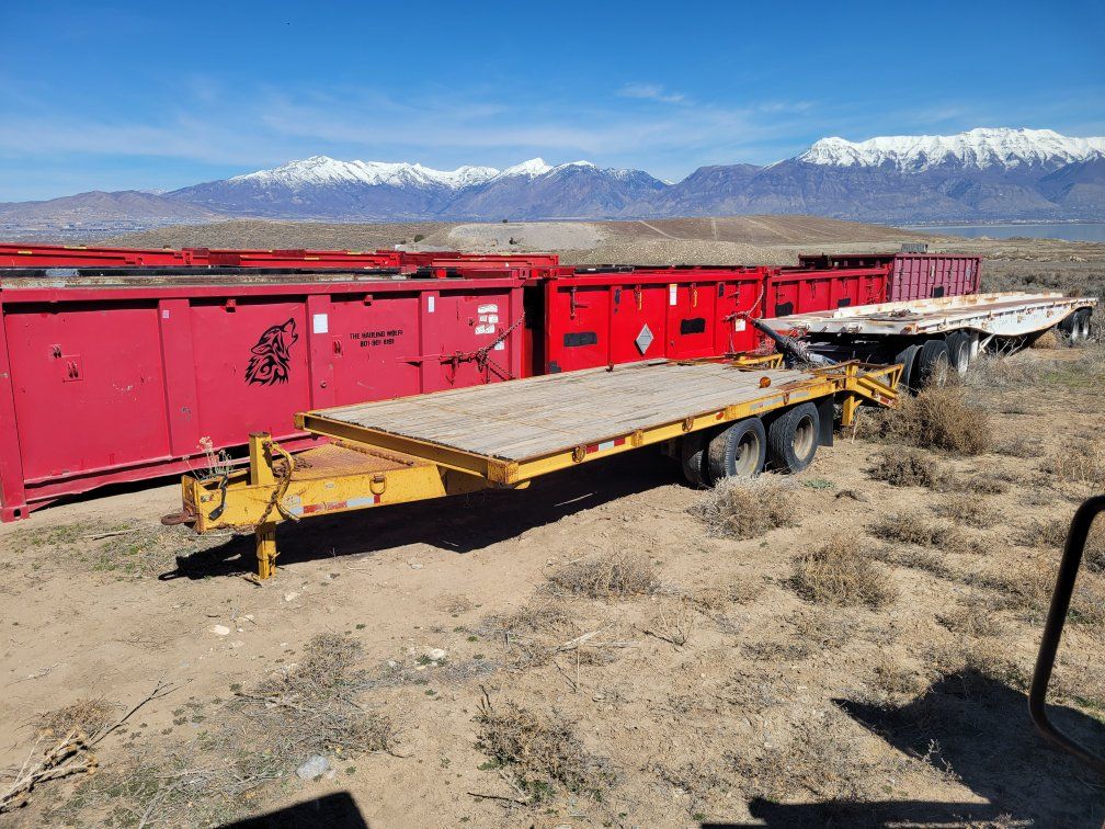 Heavy duty flatbed trailer