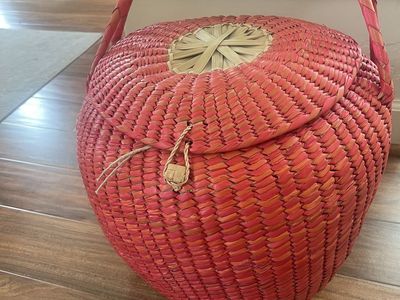 cute BIg Rattan Basket Lid Handles .