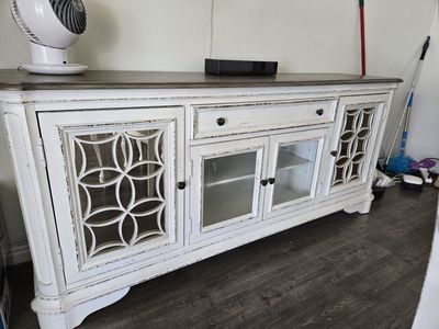 Magnolia Manor Entertainment Center