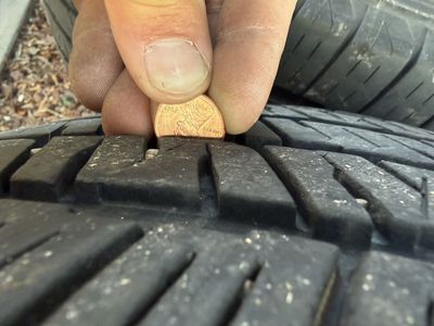 2015 Chevrolet 2500 wheels and tires 265/70r18