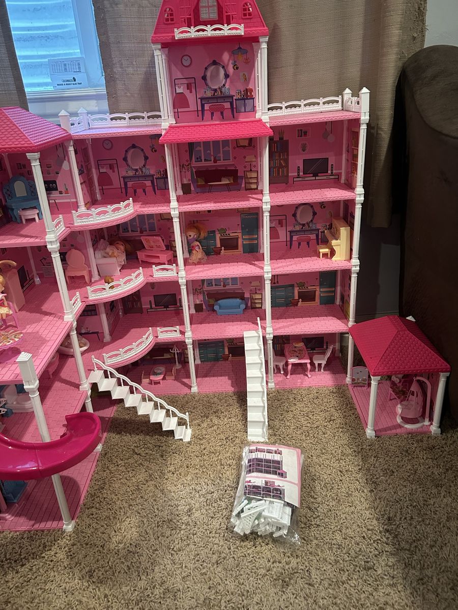 Doll House 