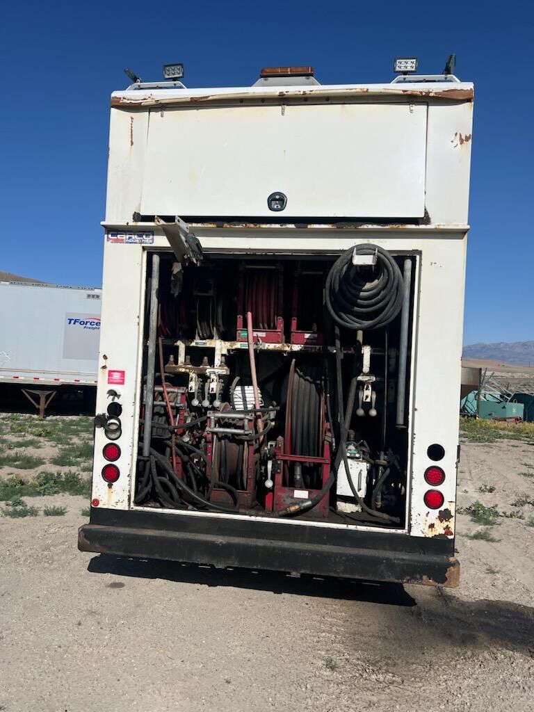 Service Body Lube Truck