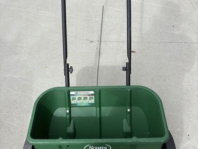 Scott’s Classic Drop Fertilizer Spreader