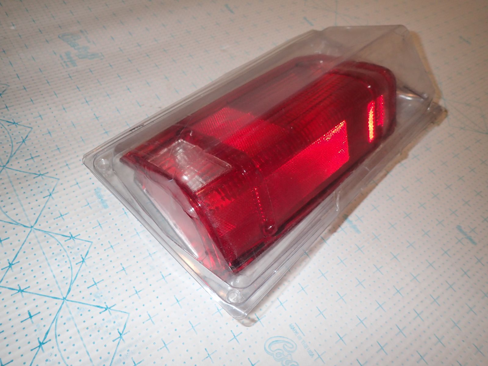NEW 91-92 Ford Ranger Right / Passenger Side Tail Light