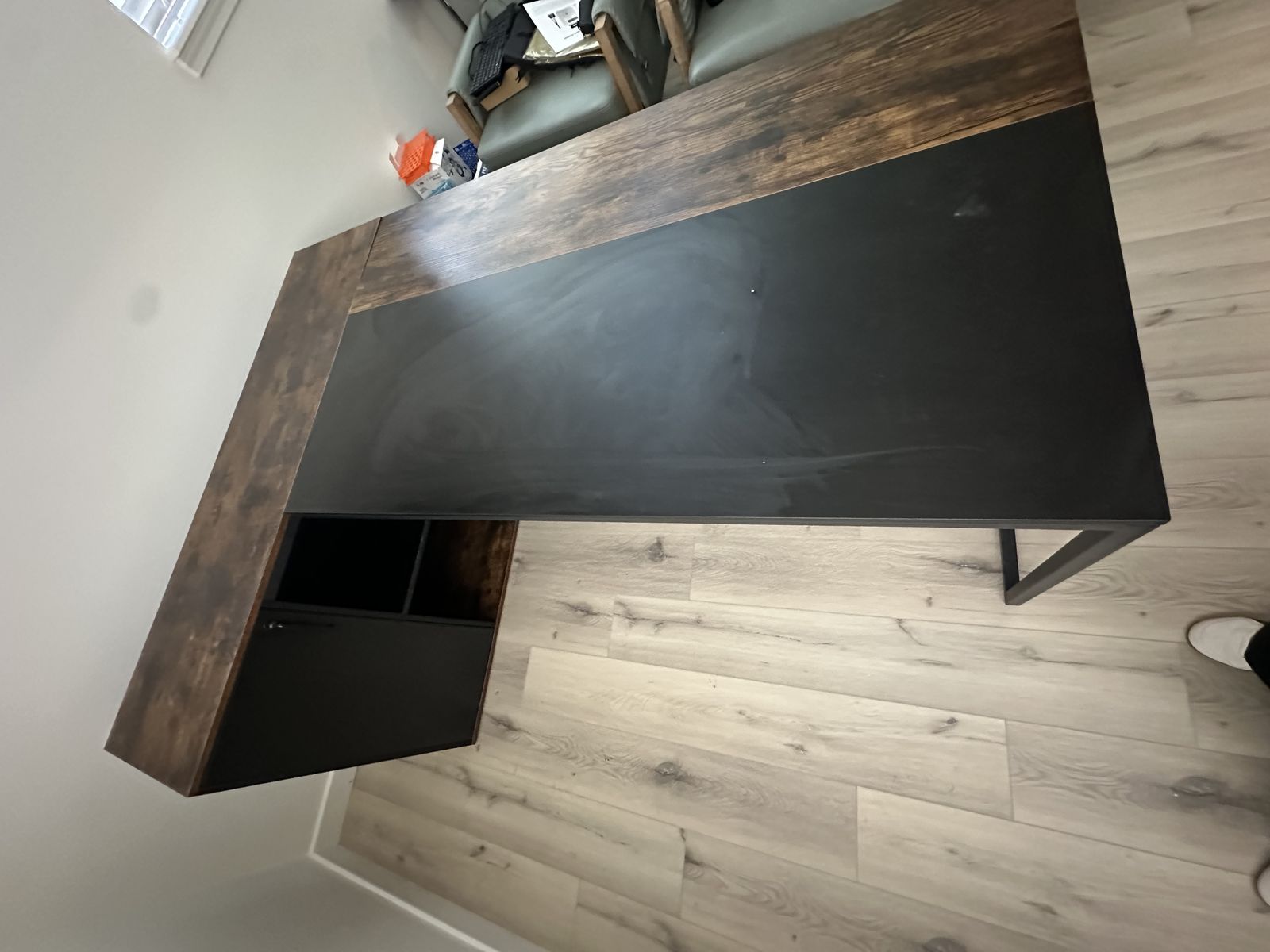 Main image 3