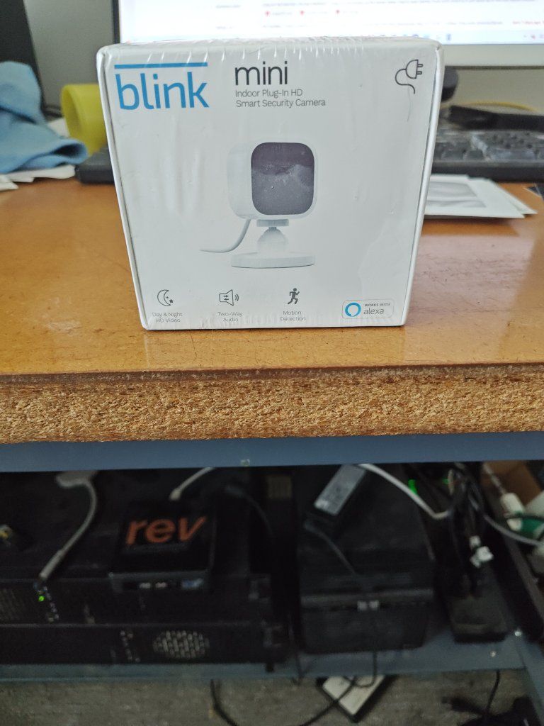 Blink Mini Indoor 1080p HD Smart Security Camera - New, Sealed, Alexa Compatible BCM00300U
