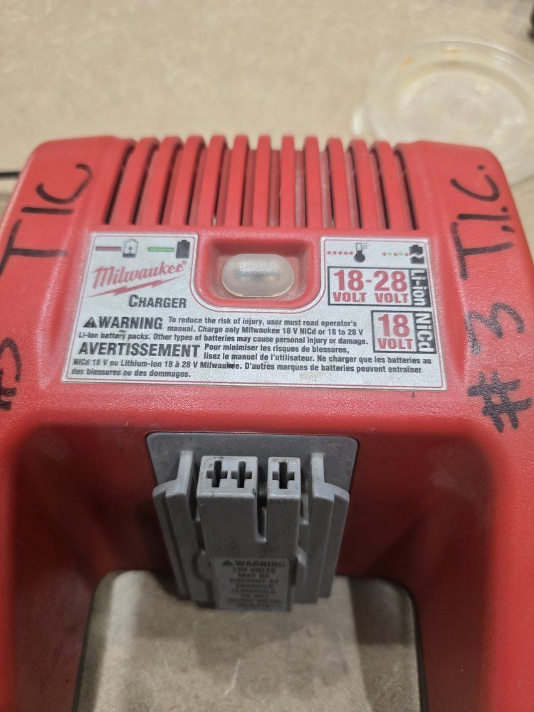 Milwaukee Heavy-Duty Cordless Right Angle Drill Kit 0721-20 w/ Charger & Case