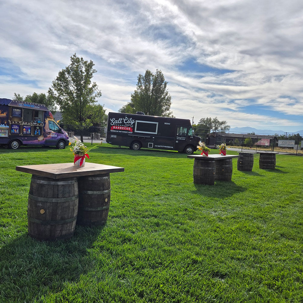 Whiskey Barrels, Wood Boxes, Wood Backdrops, Wagon Wheels for Rent