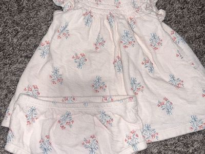 0-3 MONTHS • modern moments •