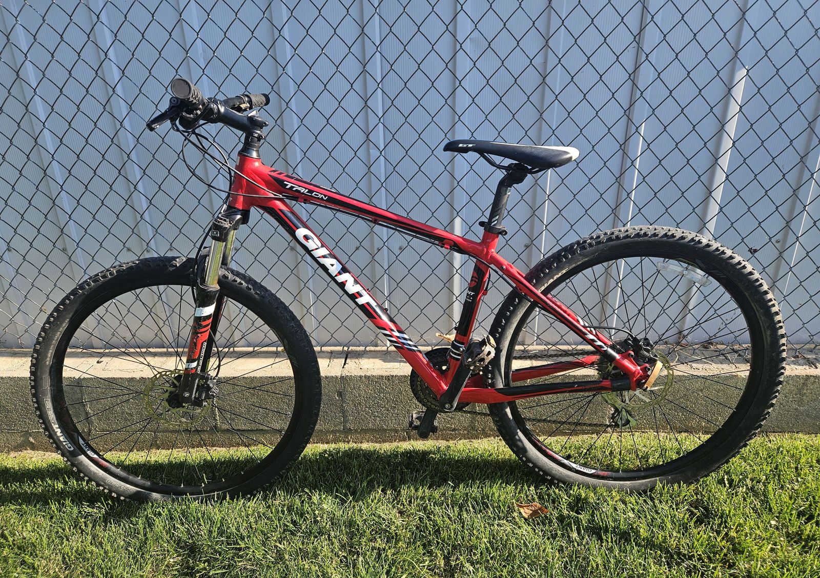 Giant Talon 4 Mountain Bike DISC BRAKES