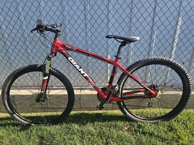 Giant Talon 4 Mountain Bike DISC BRAKES