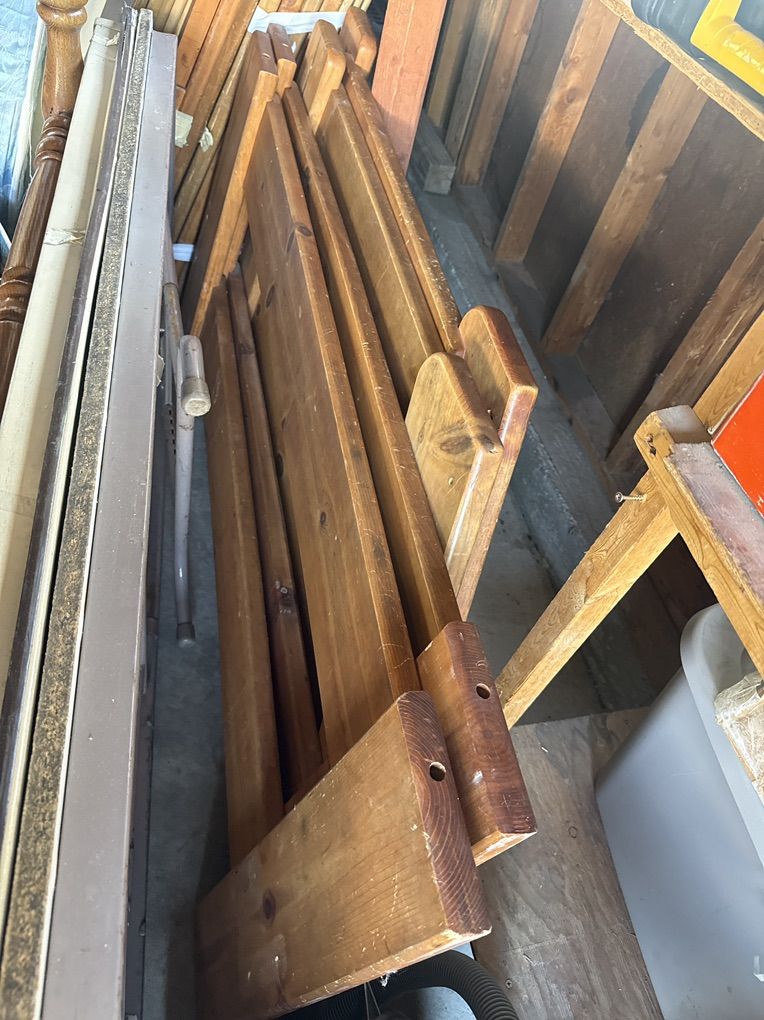 SOLID WOOD BUNK BED (TWIN N FULL)