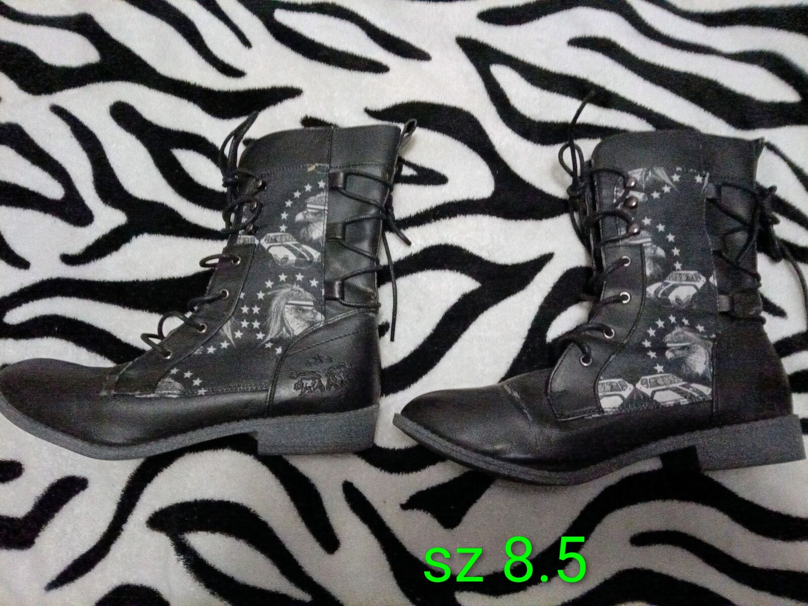 Biker style boots eagle design 8.5