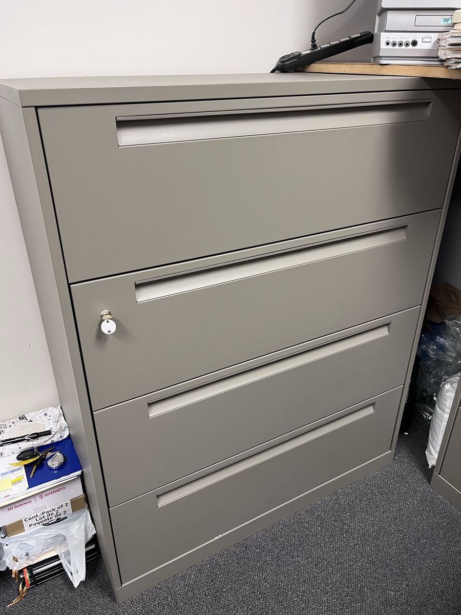 Steelcase TS218424 4-Drawer Lateral File Cabinet with Key - Gray