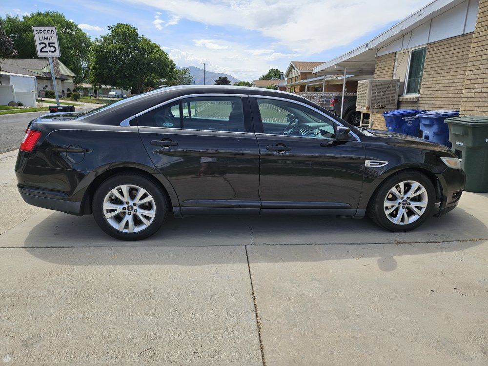 2010 Ford Taurus 