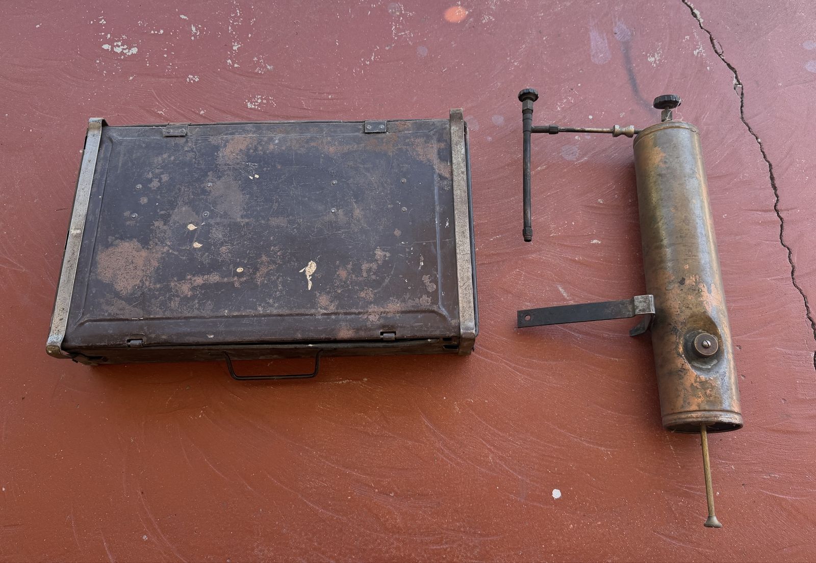 Antique Coleman fold up white gas camp oven w/ propane conversion kit