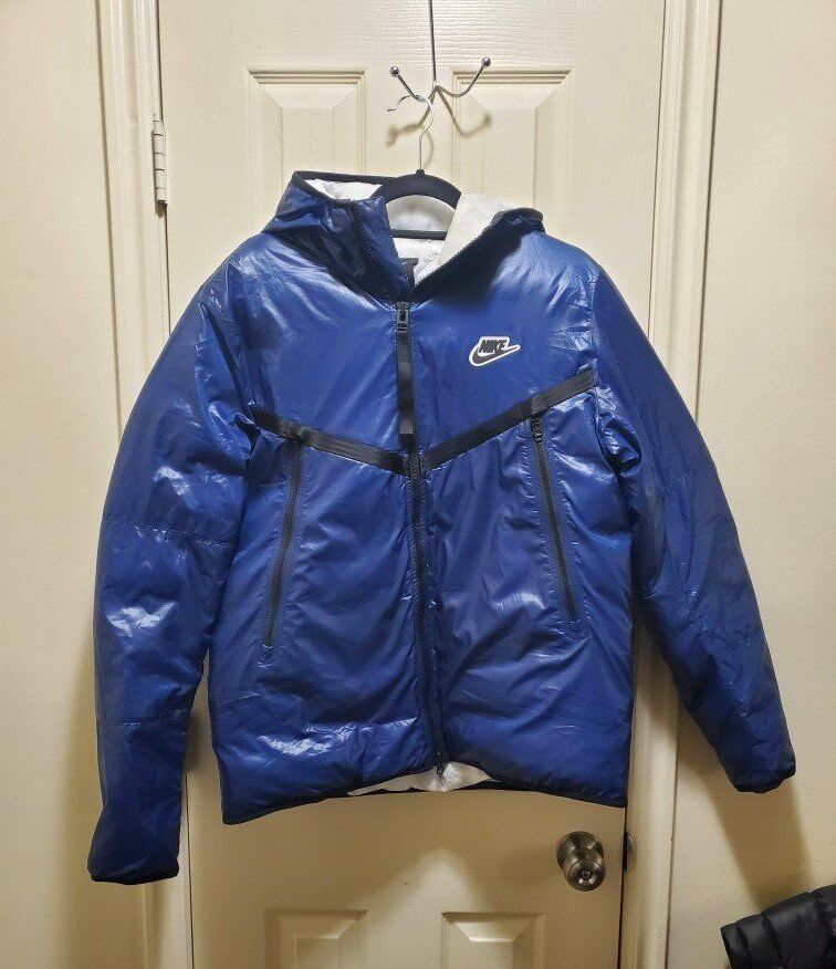 Nike Puffer Coat size Medium