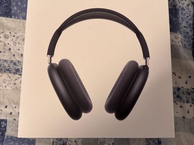 Authentic BRAND NEW IN BOX AirPod Max USB-C SEALED