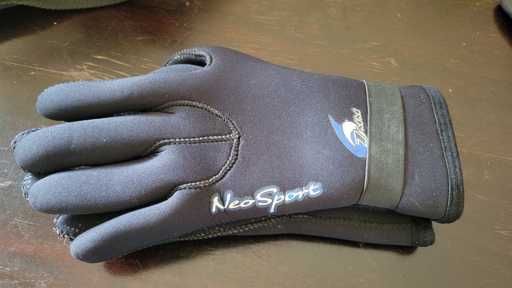 Neosport 7mm Gloves