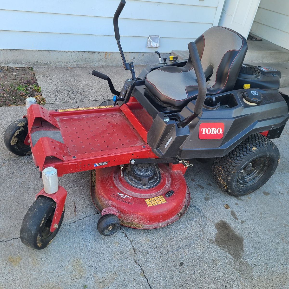 2023 toro zero turn riding lawn mower