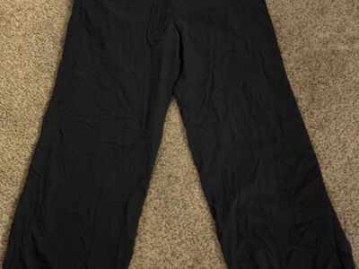hollister pants size medium
