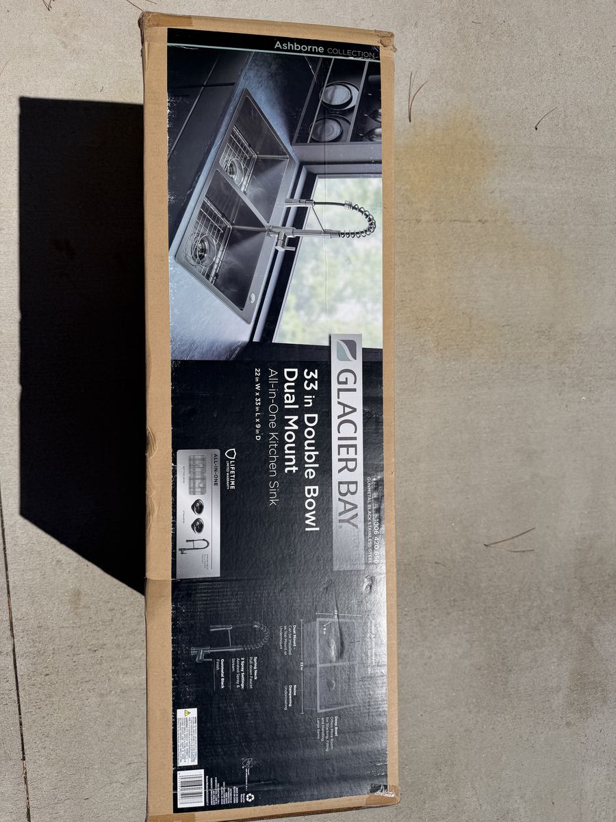 New in box Kitchen Sink