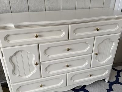 Vintage Style Off- cream Wooden Dresser Credenza with Cabinets & Drawers