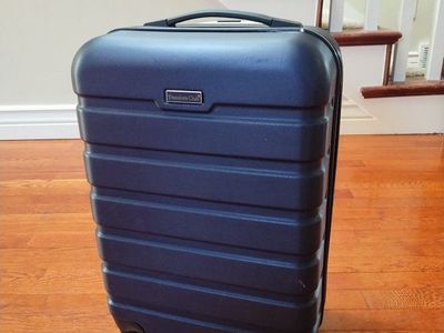 Traveler's Club 20" Hardside Carry-On Spinner Luggage, Navy Blue, Lightweight & Expandable