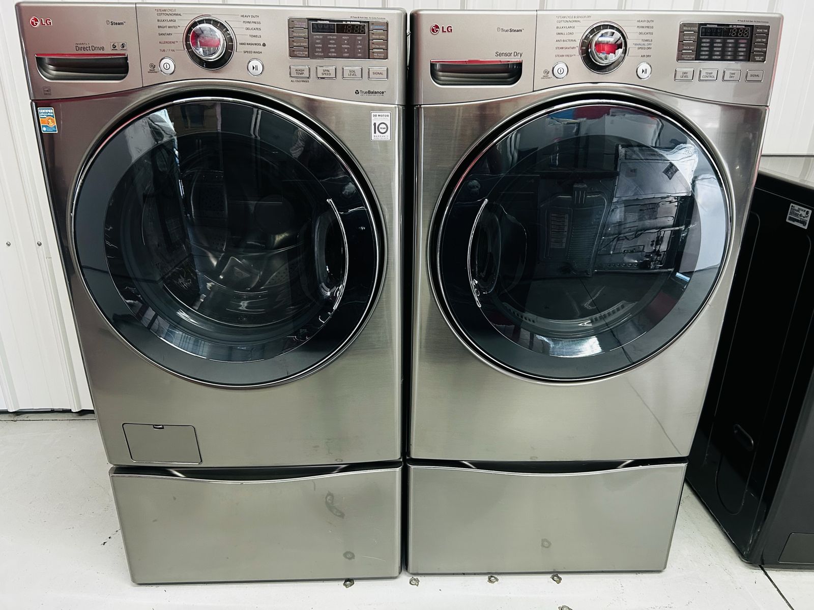 Lg Steam Electric Front Load Set With Pedestals