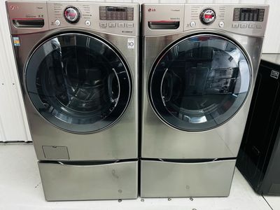 Lg Steam Electric Front Load Set With Pedestals