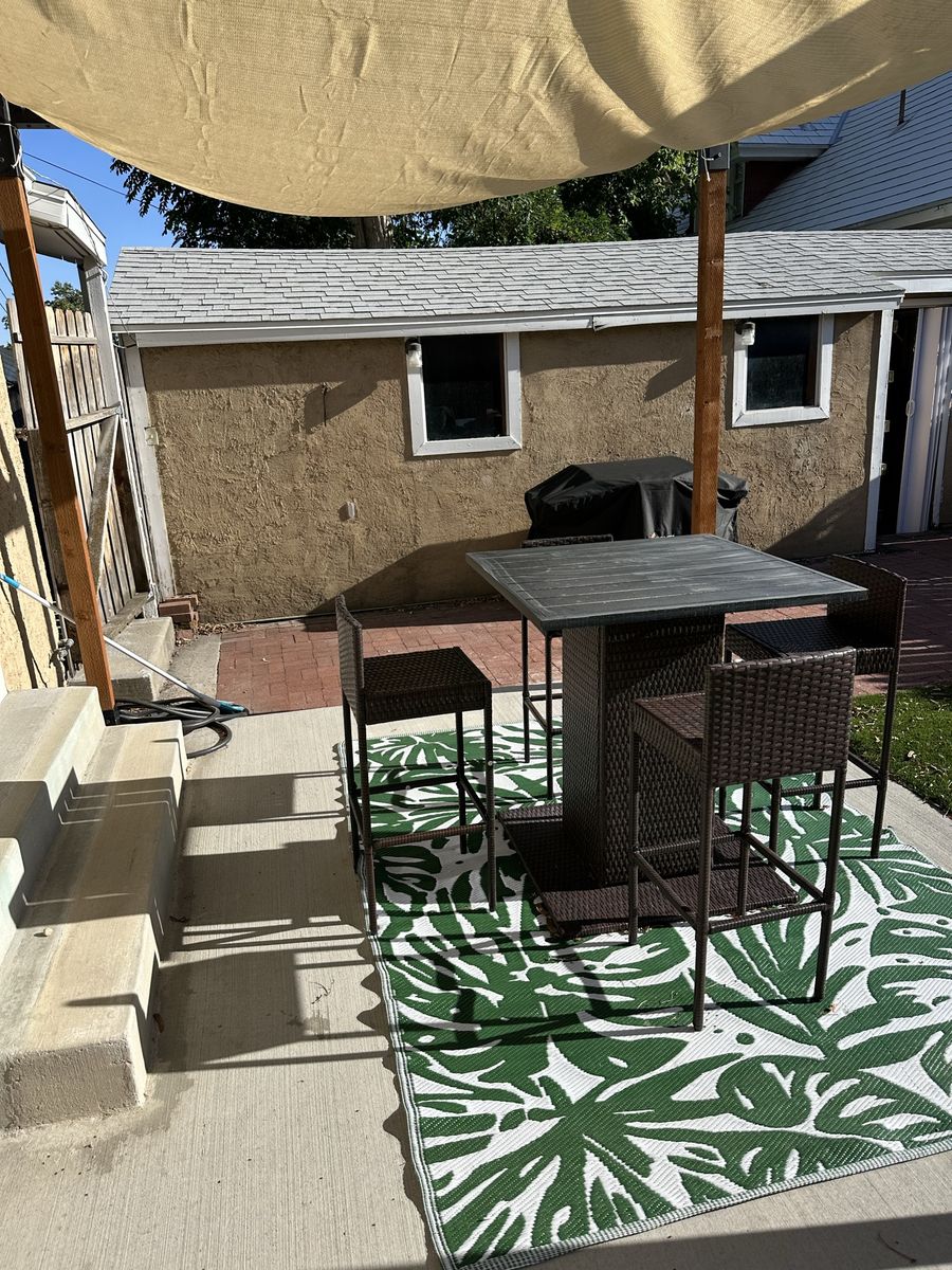 Main image 3