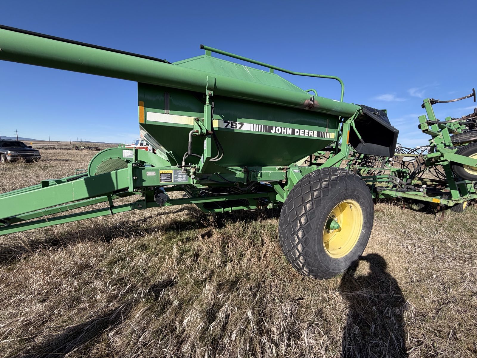 John Deere 787 Air seeder