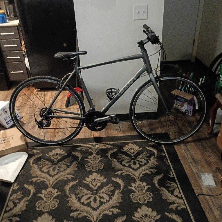 Giant Escape 3 on road