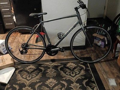 Giant Escape 3 on road