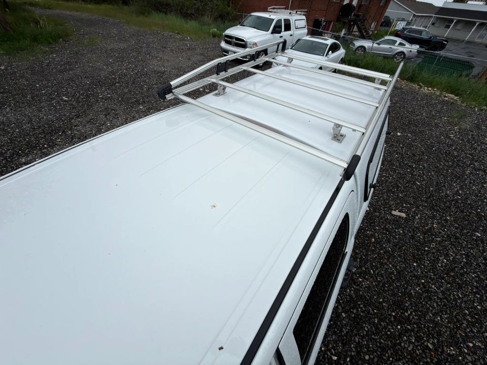 Main image 3