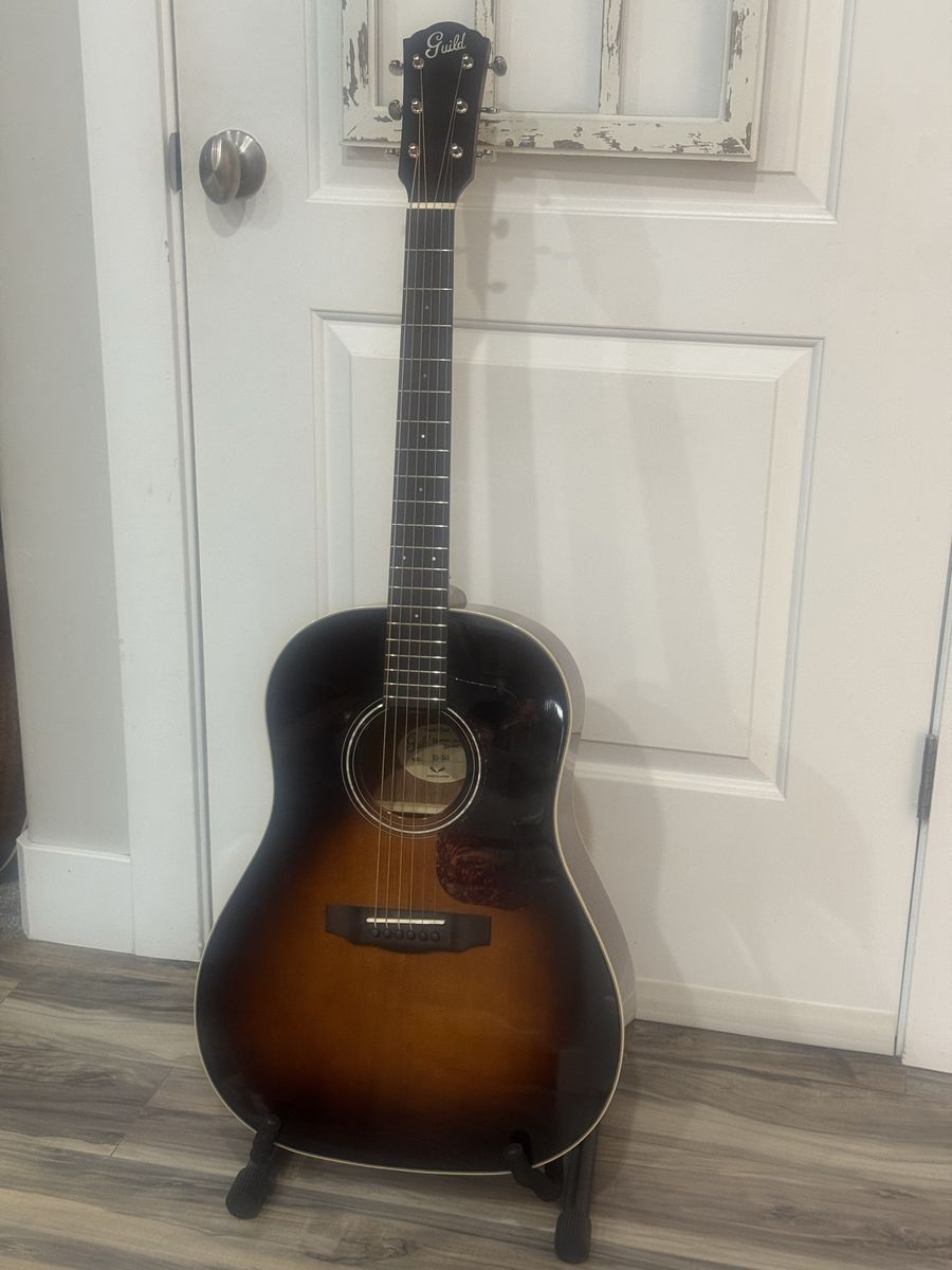 Guild DS240 Acoustic Guitar Dark Sunburst Funish