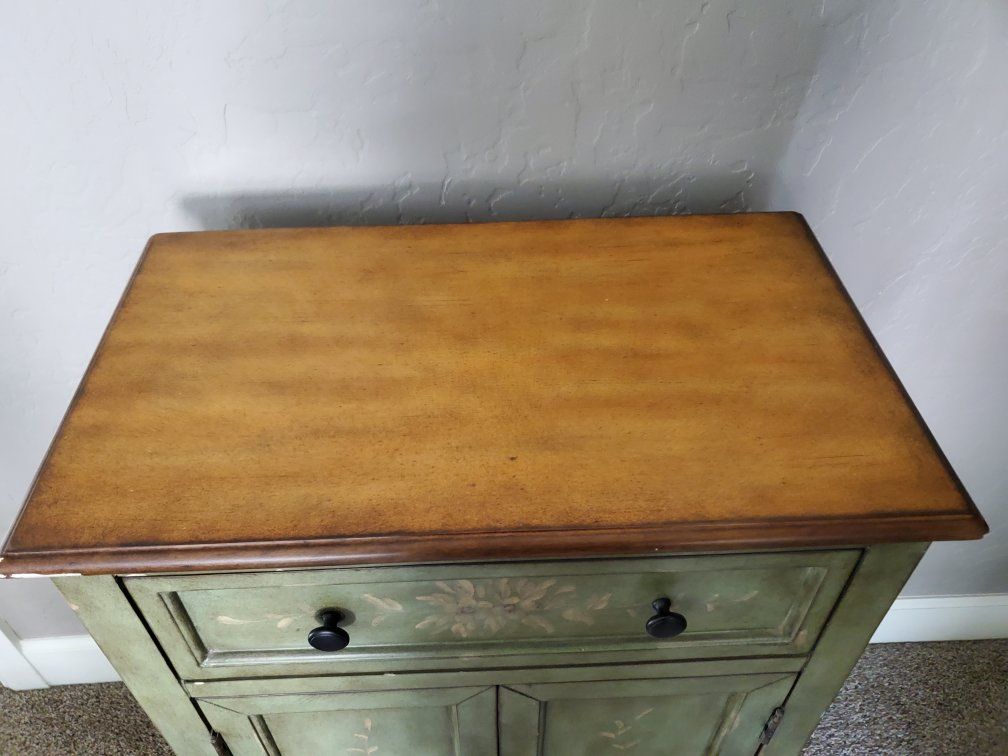 Main image 3