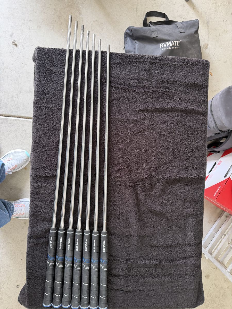 Dynamic Gold MID 115 R300 Steel Golf Shafts with Golf Pride CP2 Wrap Jumbo Grips