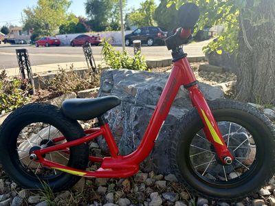 12” Specialized Hot Walk Balance Bike