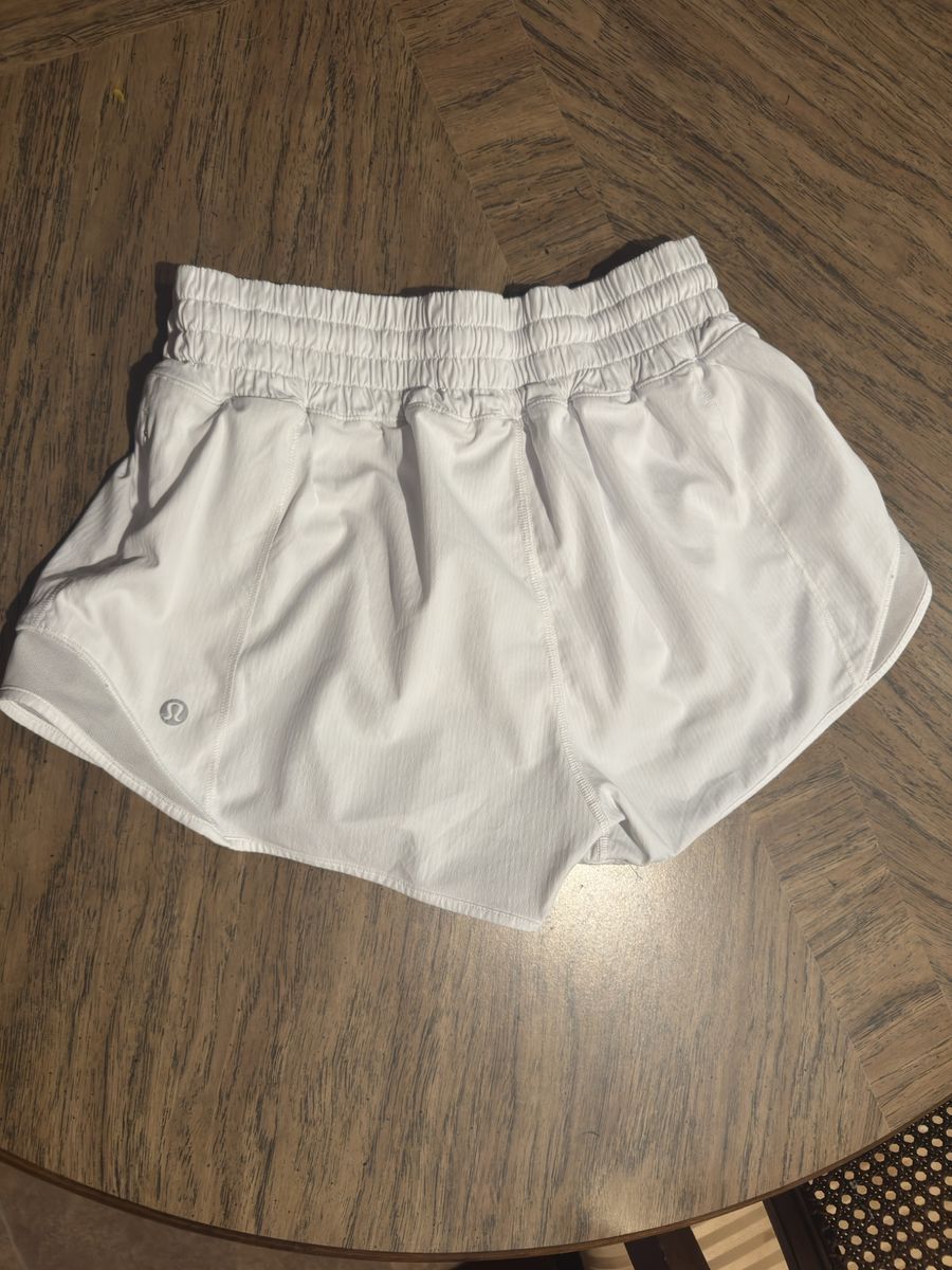 Lululemon Women's White Athletic Running Shorts - Size 6