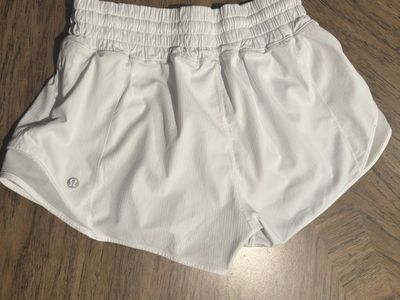 Lululemon Women's White Athletic Running Shorts - Size 6