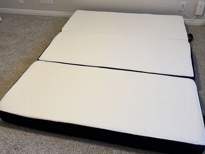6-inch Foldable Memory Foam Queen Mattress with Case