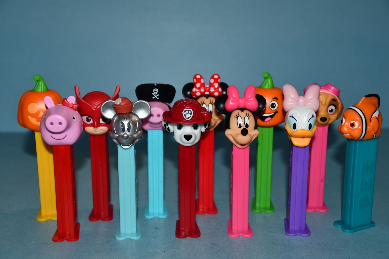 12 VINTAGE PEZ DISPENSERS ~ MINNIE MOUSE, NEMO, DAISY, PEPPA PIG.... ~ CLEAN!