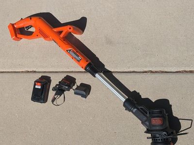 Black+Decker LST201 20V MAX Cordless String Trimmer with Battery & Charger