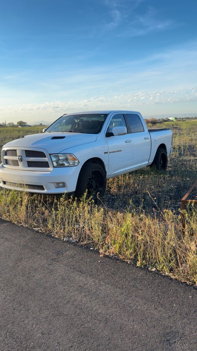White Dodge Ram 1500